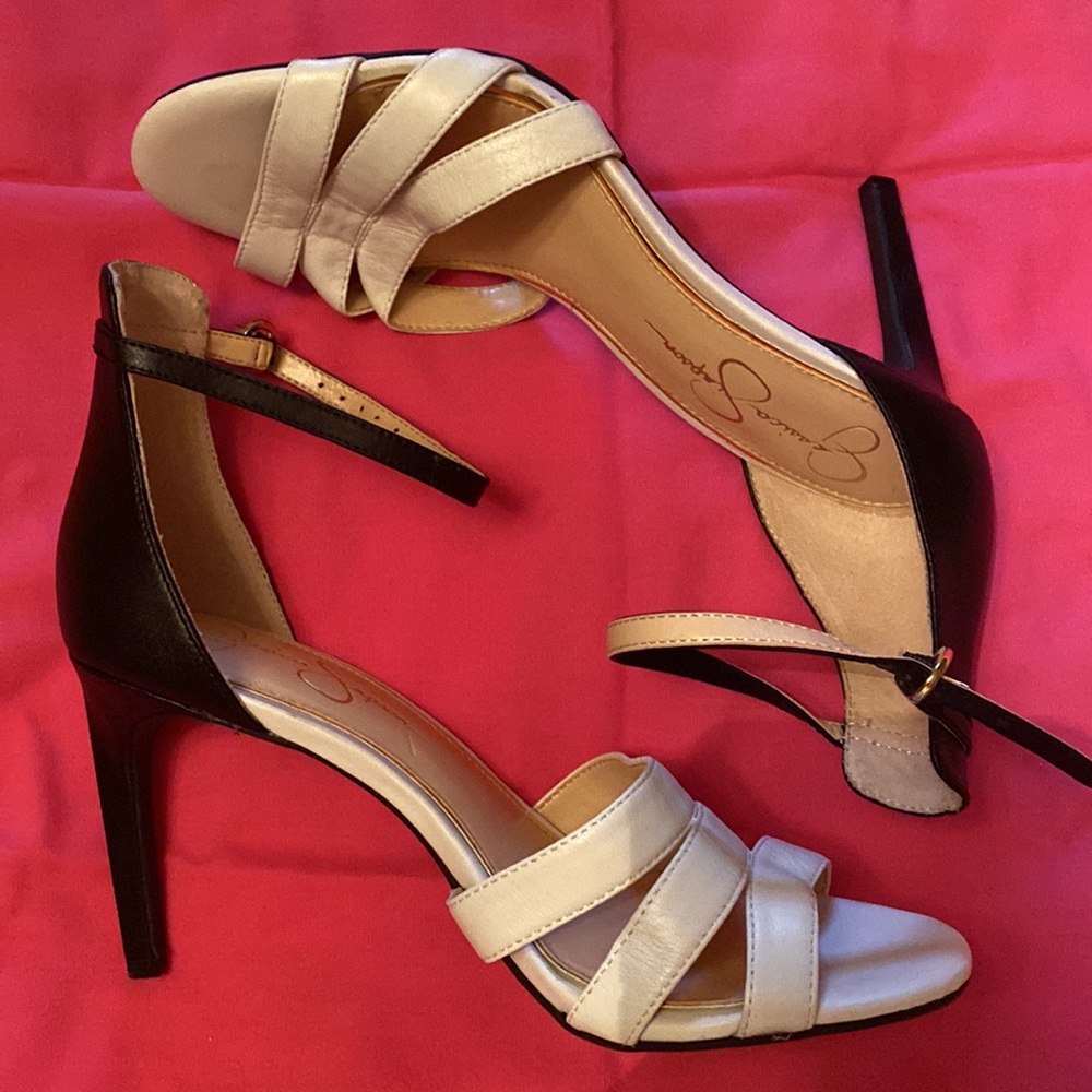 Jessica Simpson ankle strap heels NEW 🖤🤍